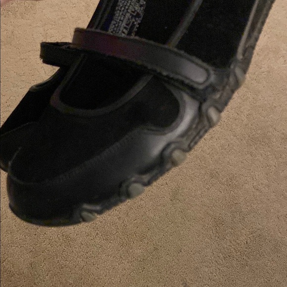 Skechers “SASSIES” Black Wedge Loafers with Suede Finish - Picture 7 of 10